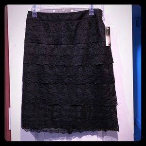 NWT- 🖤Larry Levine lace skirt (12) woman’s